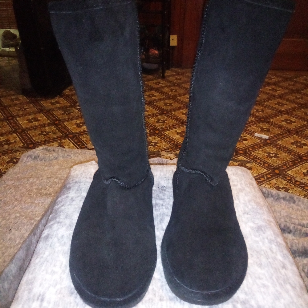 Bearpaw women's black boots size 7